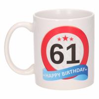 61 jaar Verjaardag koffiemok - cadeau beker - stopbord print - 300 ml - keramiek - wit