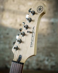 Yamaha PAC112J Elektrische gitaar 6 snaren Metallic, Rood