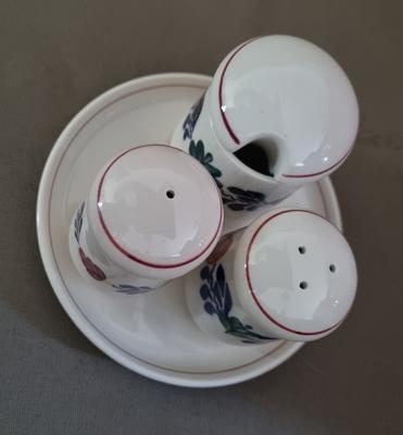 Boerenbont Menage 4 delige Set o.a. mosterdpot, peper en zoutstel