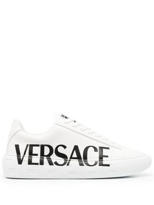 Versace baskets à logo Greca imprimé - Blanc