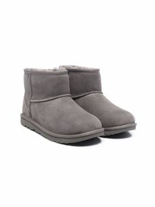 UGG Kids bottes Mini Classic 11 - Gris