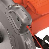 Serra circular Black & Decker CS1250LK de 66 mm e 1250 W com laser, guia paralela e estojo de transporte.