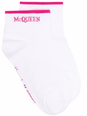 Alexander McQueen chaussettes à logo intarsia - Blanc