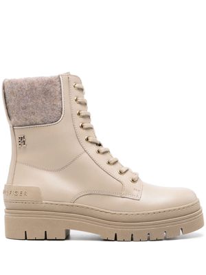 Tommy Hilfiger bottines à plaque logo - Tons neutres