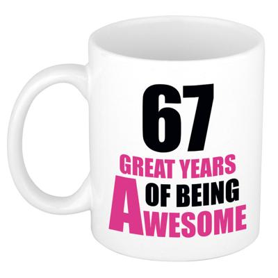 Verjaardag 67 jaar Koffiemok Cadeau - Great years of being awesome - wit/roze - voor dames Verjaardag 67 jaar Koffiemok Cadeau - Great years of being awesome - wit/roze - voor dames