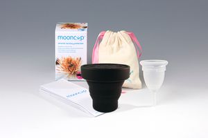 MoonCup Maat A (menstruatiecup), > 30 jaar, met handige sterilisator