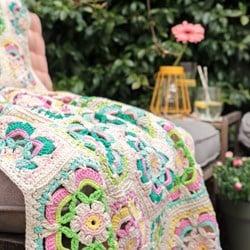 Haakpatroon Yarn and Colors Garden Party Blanket