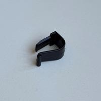 Ophanghaak zwart aan draadmand dia 15mm