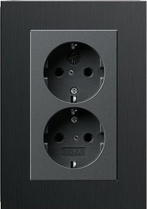 Dubbel stopcontact antraciet met Gira esprit aluminium bruin afdekraam recht