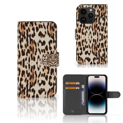 iPhone 15 Pro | Telefoonhoesje | Met pasjeshouder | Leopard