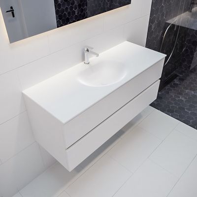 Mondiaz Vica Moon badmeubel wit mat 120 cm 2 lades solid surface enkele spoelbak midden 1 kraangat