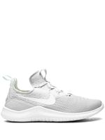 Nike baskets Free TR 8 - Gris