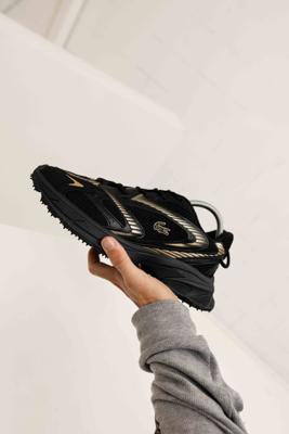 Lacoste L003 NEO Shot Heren Zwart/Goud - Maat 45 - Kleur: GoudZwart | Soccerfanshop Lacoste L003 NEO Shot Heren Zwart/Goud - Maat 45 - Kleur: GoudZwart | Soccerfanshop