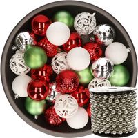 37x stuks kunststof kerstballen 6 cm wit/rood/groen/zilver incl. kralenslinger - thumbnail