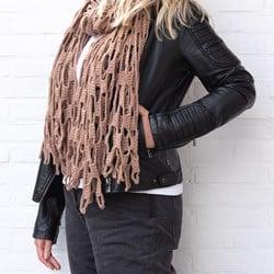 Yarn and Colors Slouchy Stripes Shawl Haakpakket 006 Taupe