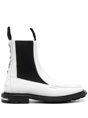 Toga Virilis bottines en cuir à détail de chaîne - Blanc