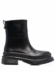 Valentino Garavani bottines Rockstud à bout en amande - Noir