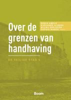 Over de grenzen van handhaving (Paperback)