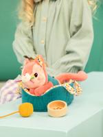Pluchen dier en zijn mand LILLIPUTIENS rozen