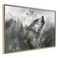 Ingelijste Poster - Huilende Wolf in de bergen,  Goudkleurige lijst, 60x40cm - thumbnail