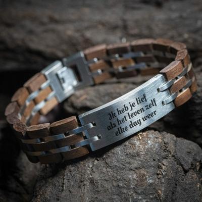 Eigen gedicht op armband gravure - Brede RVS Houten armband