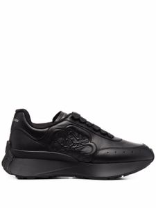 Alexander McQueen baskets à logo embossé - Noir