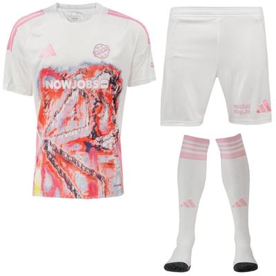 adidas Masters of Madness Racing Pannakoek Voetbaltenue Wit Oranje Roze