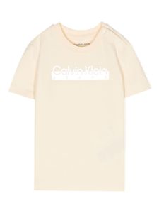 Calvin Klein Kids t-shirt à logo imprimé métallisé - Jaune