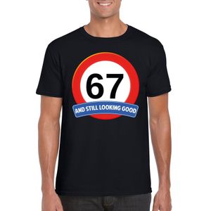 Verkeersbord 67 jaar t-shirt zwart heren