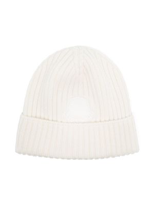 Moncler Enfant bonnet en maille nervurée à patch logo - Blanc