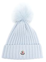 Moncler bonnet nervuré à détail de pompon - Bleu