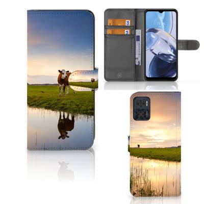 Motorola Moto E22 | E22i | Telefoonhoesje | Met pasjeshouder | Koe