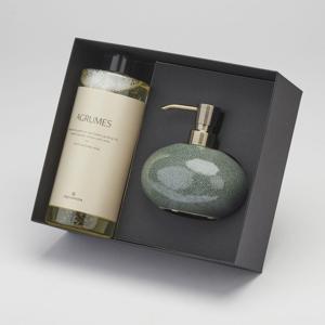 Aquanova Geschenkdoos - Ugo zeepdispenser - Forest (legergroen) en Paris navulling vloeibare zeep - Agrumes GIFTUGODIS269-AGR