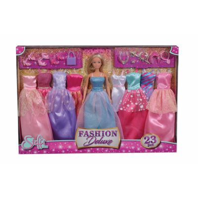 Steffi Love pop met avondkledij