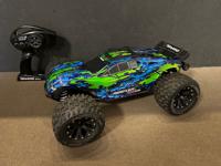 Tweedehands Traxxas Rustler 4x4 VXL met MT wielen - Groen