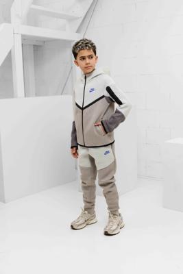 Nike Tech Fleece Trainingspak Kids Beige/Grijs - Maat 128 - Kleur: BeigeGrijs | Soccerfanshop