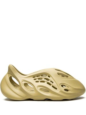 adidas Yeezy baskets YEEZY Foam Runner 'Sulfur' - Marron