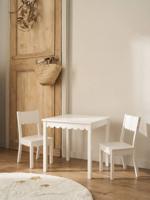 Tafel en 2 kinderstoelen met feston wit