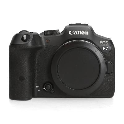 Canon R7