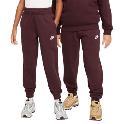 Nike Sportswear Club Fleece Joggingbroek Kids Kastanjebruin Wit Nike Sportswear Club Fleece Joggingbroek Kids Kastanjebruin Wit