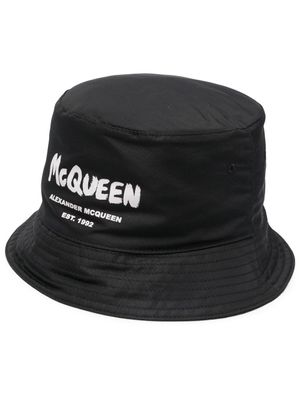 Alexander McQueen bob à logo imprimé - Noir