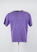 Vintage Van Heusen T-Shirt in Purple Color Size XL