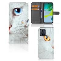 Motorola Moto E13 4G | Telefoonhoesje | Met pasjeshouder | Witte Kat