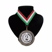 Nummer 2 medaille rood wit en groen   -