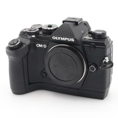 Olympus OM-D E-M5 Mark III body zwart + ECG-5 Handgrip occasion