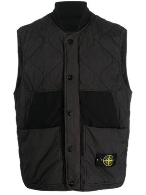 Stone Island gilet matelassé à patch Compass - Noir