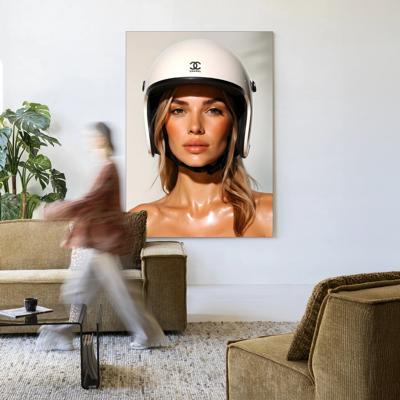 Urban Cotton Wandkleed 'Chanel Helmet' 145 x 190cm in Frame - black