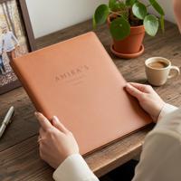 Schrijfmap - Bruin - Gegraveerd vegan leer