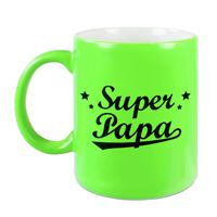 Super papa cadeau mok / beker neon groen 330 ml - verjaardag/ Vaderdag - feest mokken