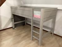 Lifetime Halfhoogslaper greywash. Dit betreft en bed wat in onze winkel heeft gestaan.